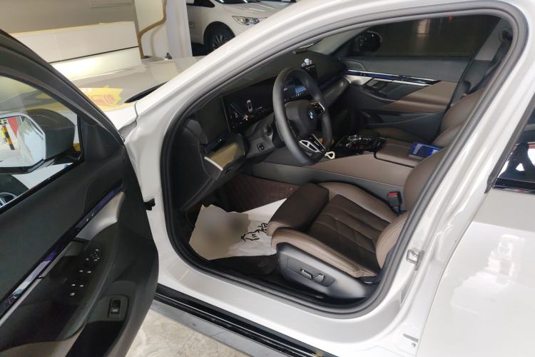 Used BMW 5 Series 2024 525i M Sport Package Driver Seat