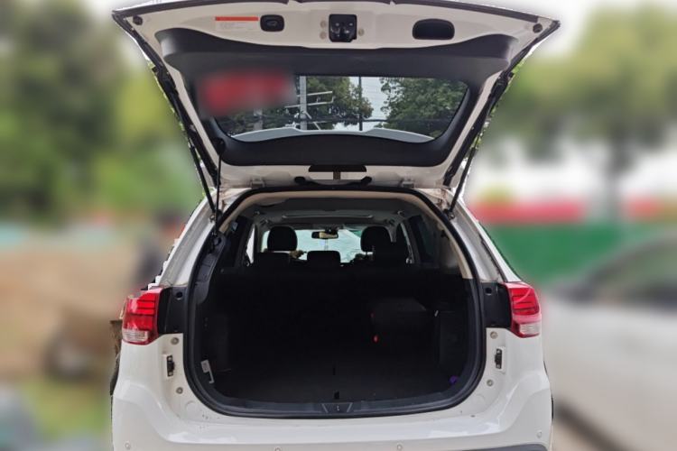 Used Mitsubishi Outlander 2019 2.4L 4x4 Zhi Xiang Edition 7 Seats China VI Standard Trunk