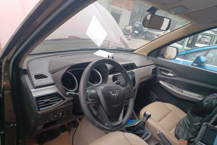 Used Wuling Hongguang 2018 1.5L S Comfort Model L2B
