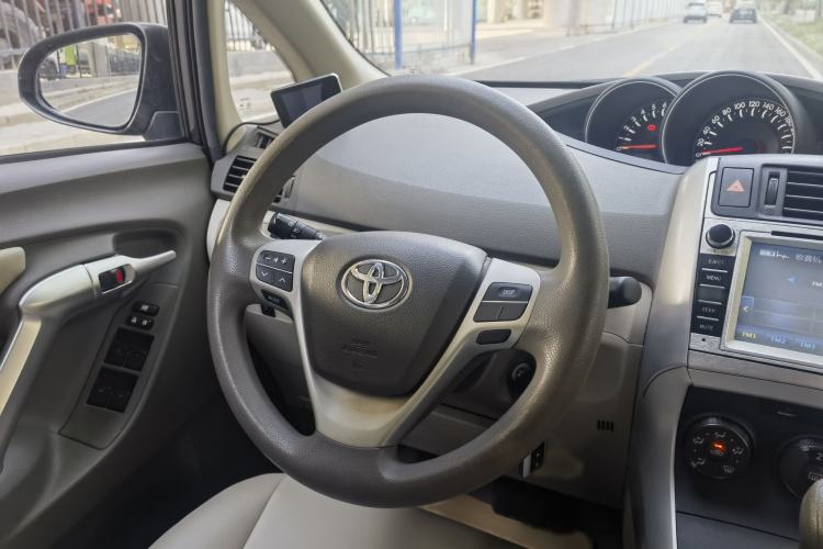 Used Toyota Verso 2014 Starlight 180E CVT Elite Edition