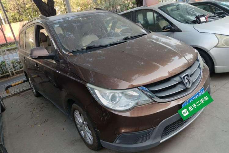 Used Baojun 730 2014 1.5L manual standard trim 7 seats