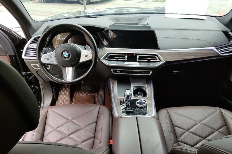 Used BMW X5 2022 xDrive 40Li M Sport Package