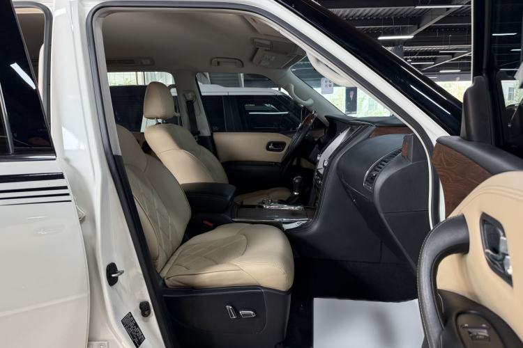 Used Nissan Patrol  Interior 13
