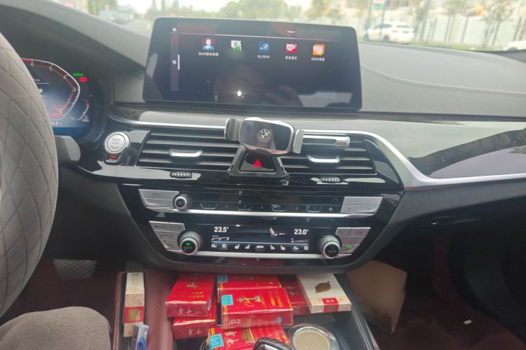 Used BMW 5 Series 2020 530Li Luxury Edition M Sport Package Audio And AC Panel