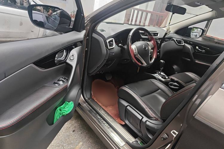 Used Nissan Qashqai 2016 2.0L CVT Elite Edition Driver Seat