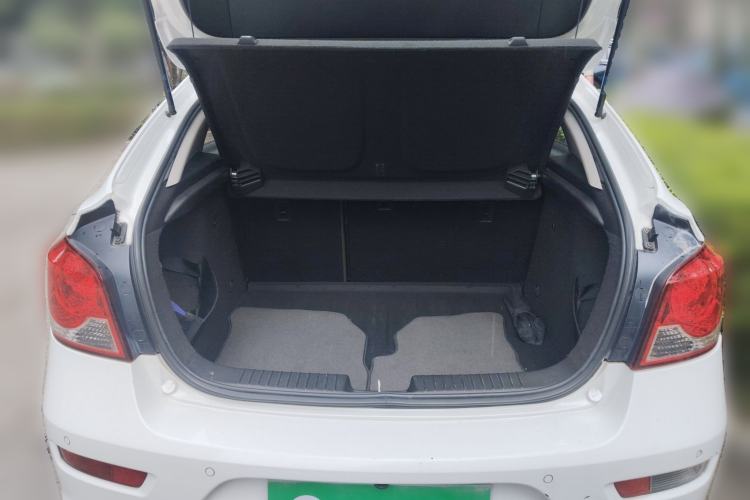 Used Chevrolet Cruze 2013 Hatchback 1.6L Automatic Luxury Model
