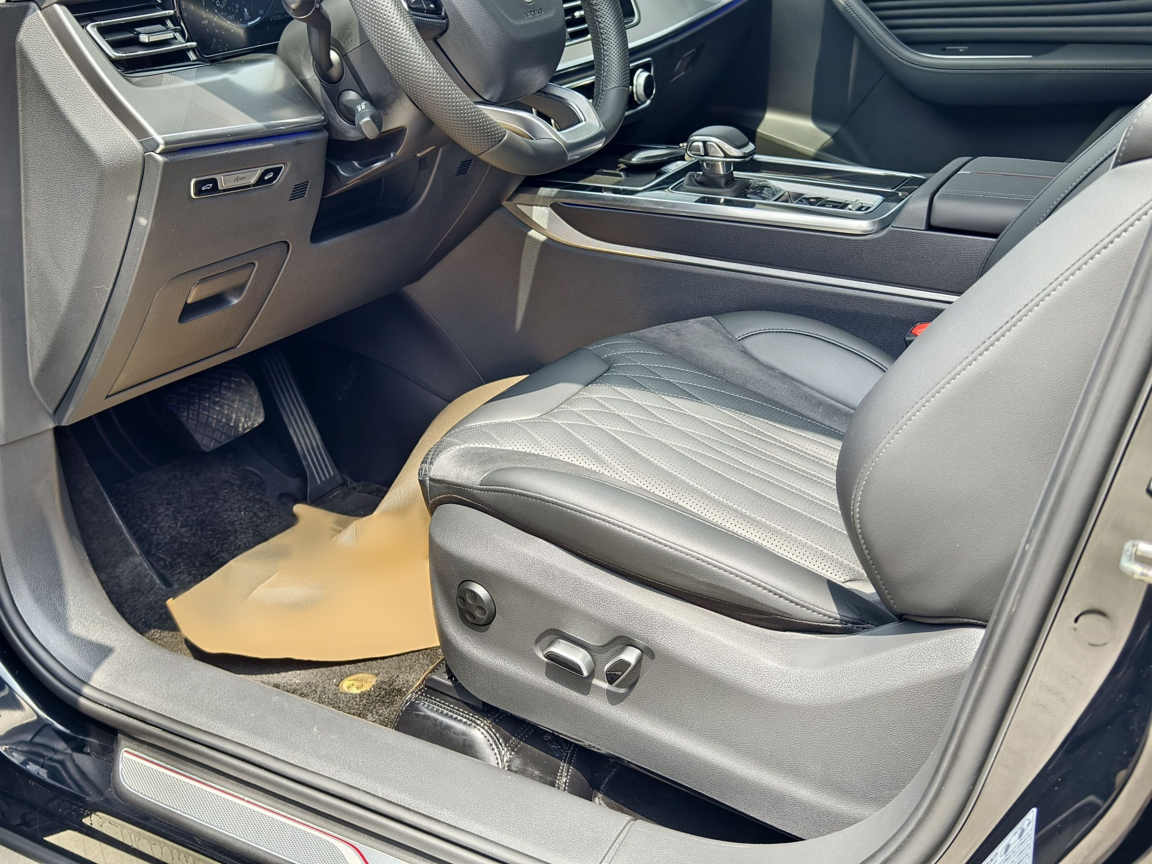 Переднее сиденье в автомобиле