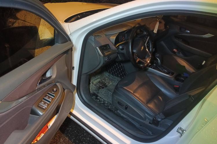 Used Chevrolet Malibu 2017 1.5T Automatic Luxury Edition Driver Seat