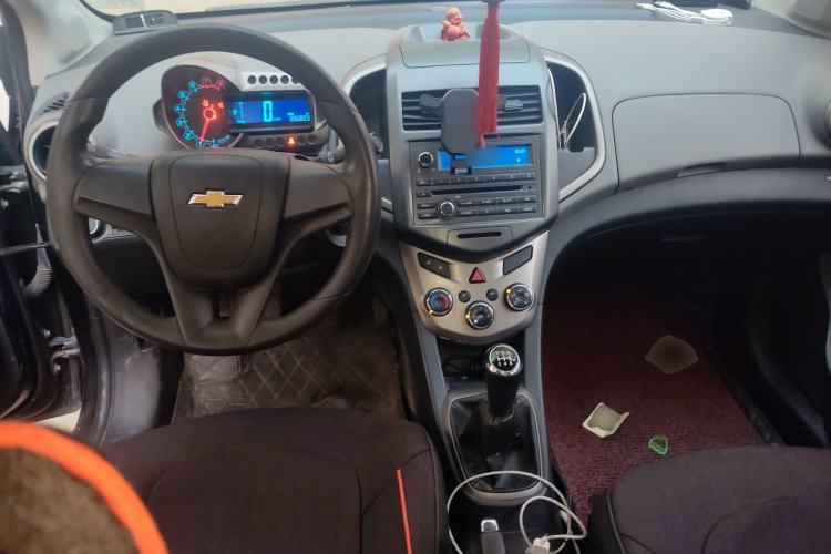 Used Chevrolet Aveo Sonic 2011 Sedan 1.4L MT SL