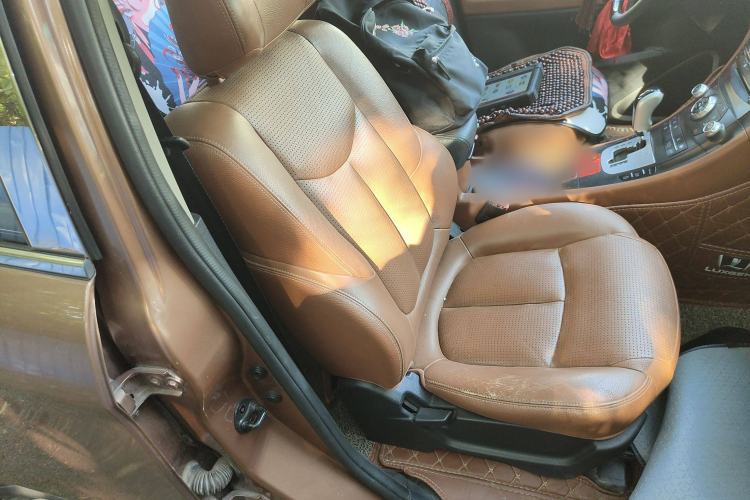 Used Luxgen Great 7 SUV 2013 Limited-Edition Sharp Edition 2.2T All-Wheel-Drive Prestige Model Right Front Seat