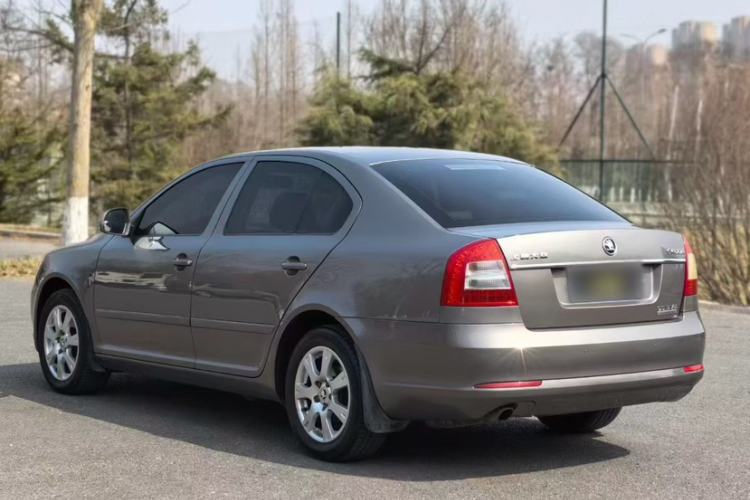 Used Skoda Octavia 2015 Classic Model 1.6L Manual Yijie Edition Exterior 5