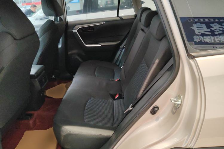 Used Toyota Wildlander 2024 2.0L CVT Two-Wheel Drive Leading Edition
