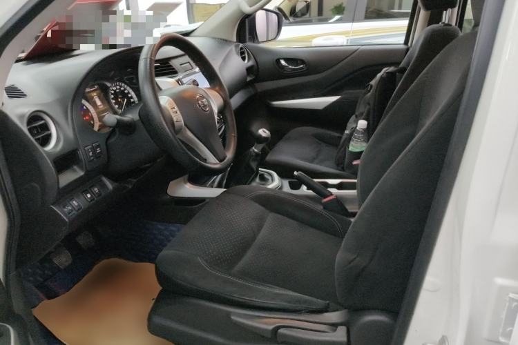 Used Nissan Terra 2020 2.5L XE Manual Two-Wheel-Drive Elite Edition Left Front Seat