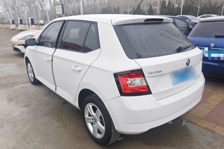 Used Skoda Fabia 2017 1.4L Automatic Car Enjoy Edition
