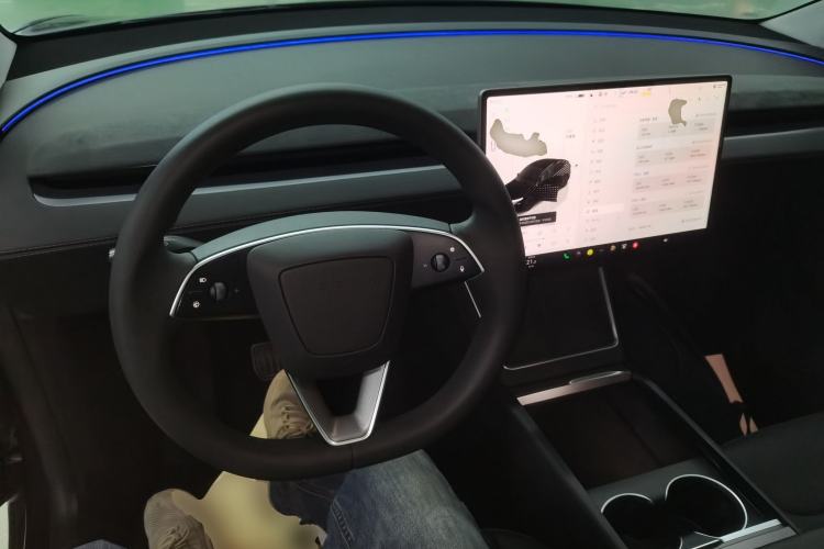 Used Tesla Model Y 2025 Long-Range All-Wheel Drive First Edition Center Console