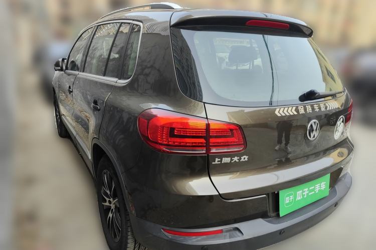 Used Volkswagen Tiguan 2015 1.8TSI Automatic All-Wheel-Drive Luxury Model Rear Left 45 Deg