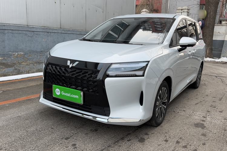 Used Wuling Starlight 730 2025 Model Plug-in Hybrid 125km Luxury Edition