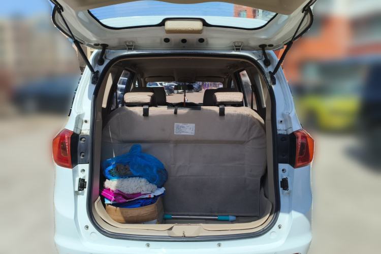 Used FAW Yingzhi 737 2016 1.5L CVT Luxury Navigation Edition Trunk