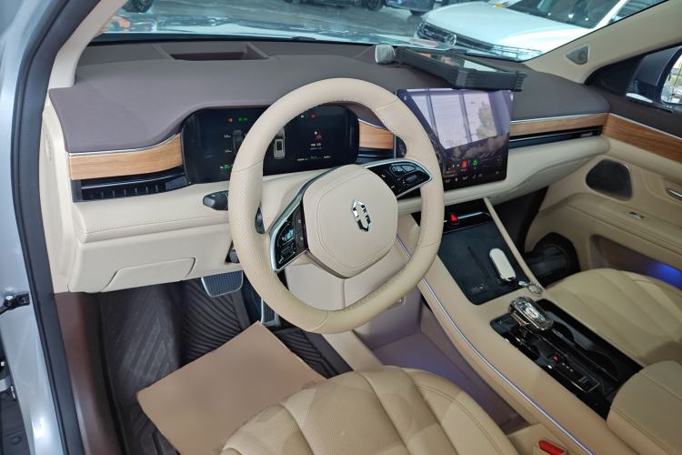 Used Hima AITO M7 2024 1.5T Rear-Drive Plus Version 5 Seats Center Console