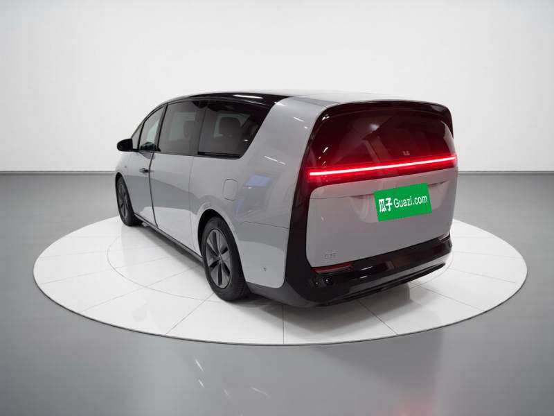 Used Li Auto MEGA 2025 Ultra Smart Refreshed Edition — 4