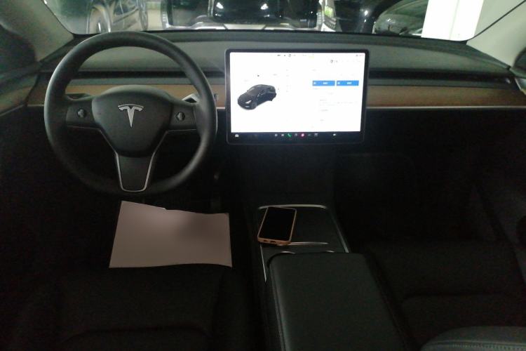 Used Tesla Model Y 2021 Long-Range All-Wheel-Drive Version Center Console