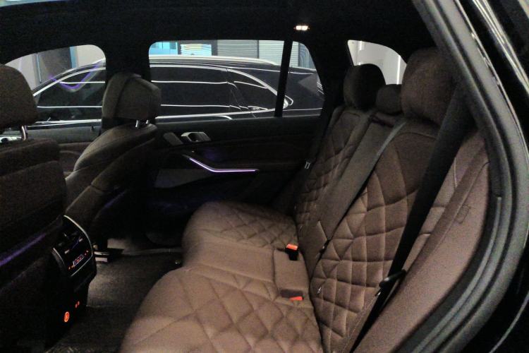 Used BMW X5 2022 Restyled xDrive 40Li Luxury Edition M Sport Package Left Rear Seat