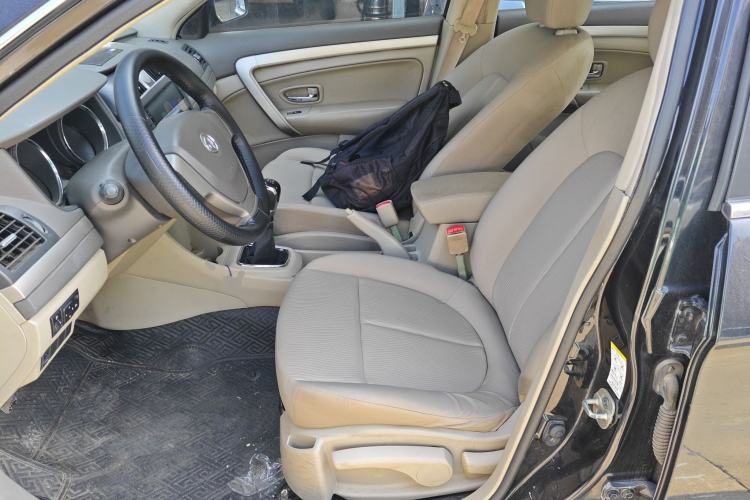 Used Dongfeng Aeolus A60 2014 1.5L Manual Elite Model
