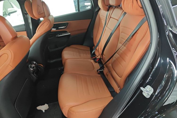 Used Mercedes-Benz GLC New Energy 2025 350 e L 4MATIC Collector's Edition Left Rear Seat