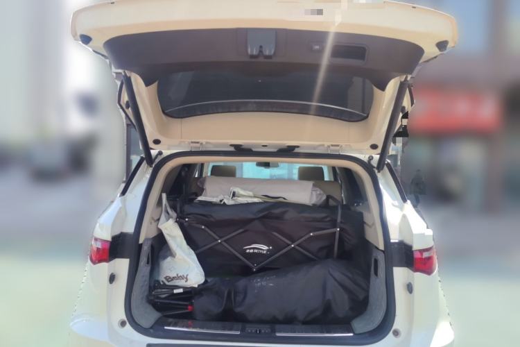 Used Zotye T700 2017 1.8T Dual-Clutch Prestige Model Trunk