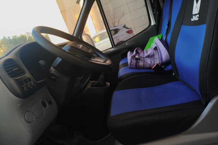 Used JMC Transit 2019 2.8T Commercial Version Short Wheelbase Mid-Roof 6-Seater China VI JX493