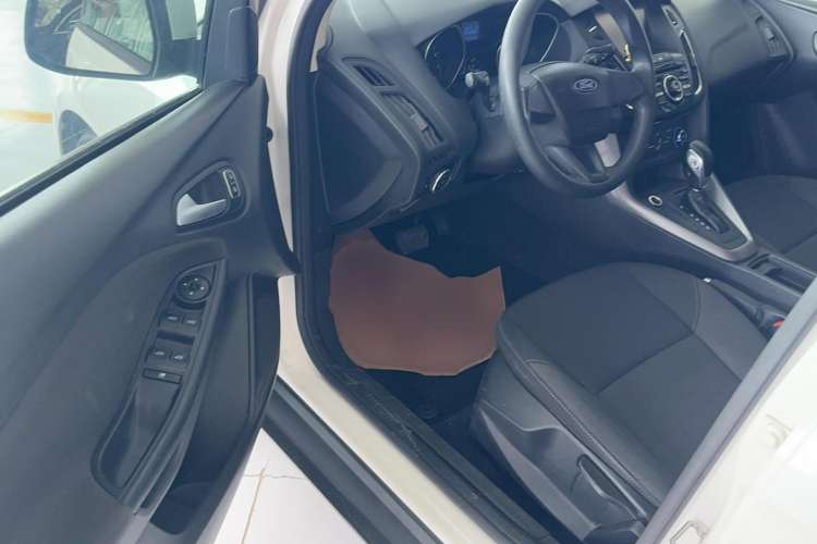 Used Ford Focus 2015 Hatchback 1.6L Automatic Comfort Model