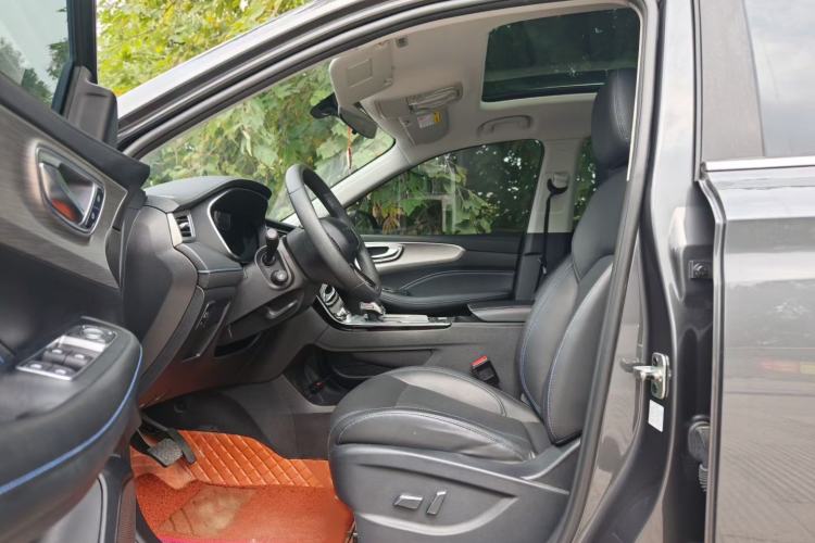 Used Roewe RX5 2023 PLUS 330TGI Automatic Trendsetting Smart Edition
