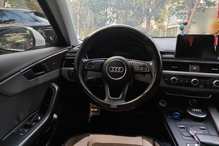 Used Audi A4L 2018 30th Anniversary Edition 30 TFSI Ambition Model