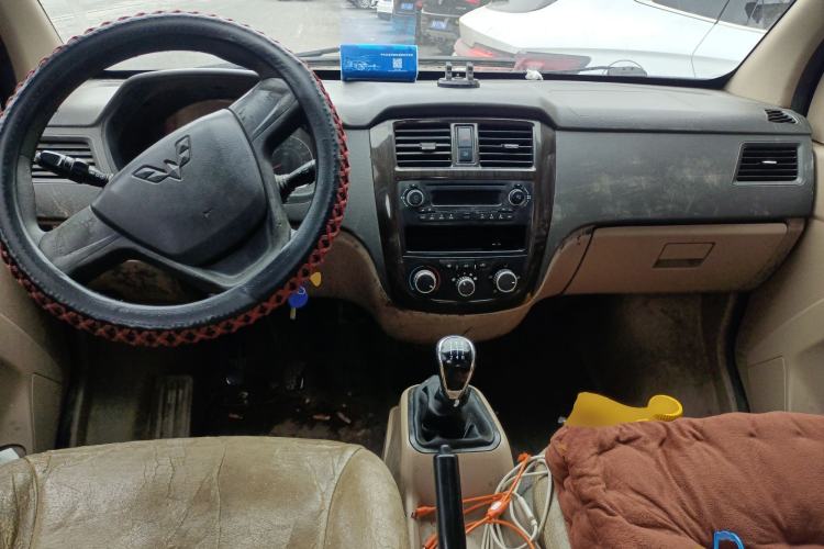 Used Wuling Rongguang 2014 1.5L S Standard Version