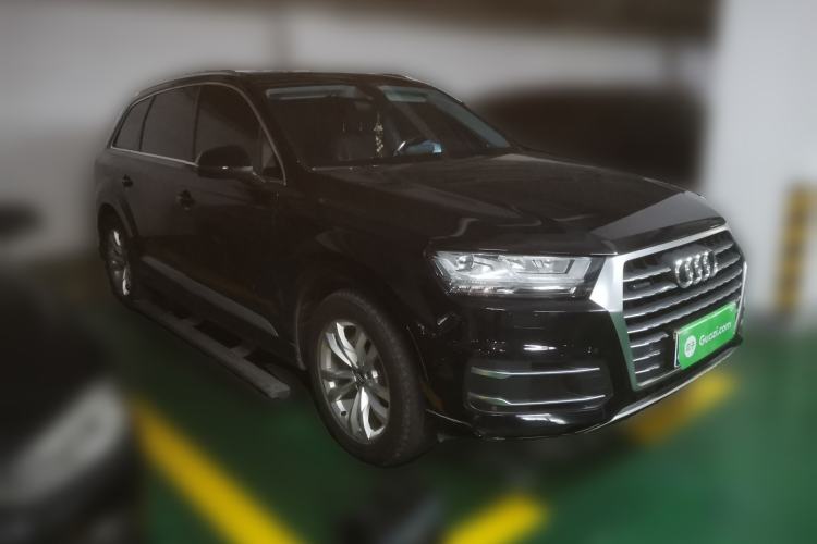 Used Audi Q7 2018 45 TFSI Technology Edition Front Right 45 Deg