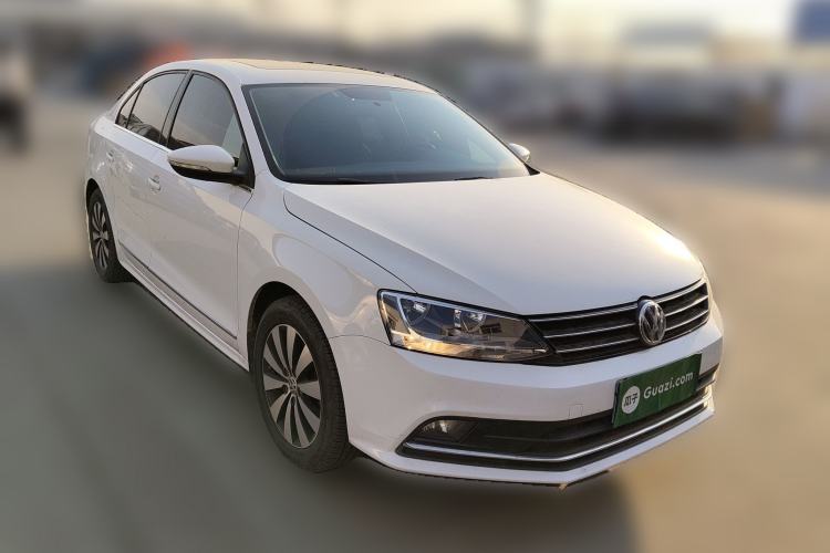 Used Volkswagen Sagitar 2018 280TSI DSG Comfort Model Front Right 45 Deg