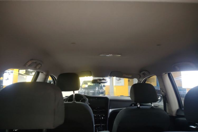 Used Venucia T70 2018 2.0L CVT Smart Edition Headliner