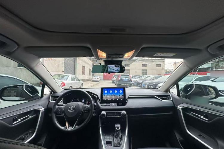 Used Toyota Wildlander 2022 2.0L CVT 4x4 Luxury PLUS Edition
