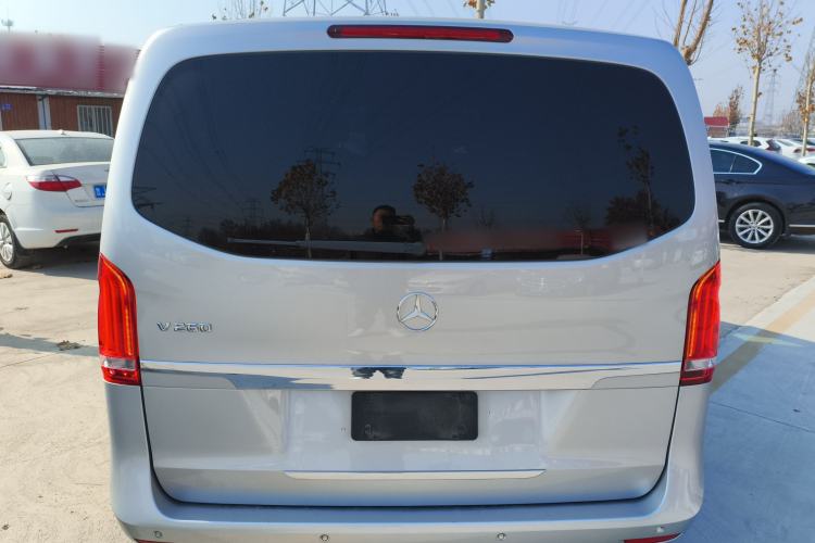 Used Mercedes-Benz V-Class 2016 V 260 Avantgarde Edition
