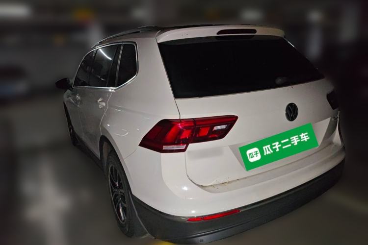 Used Volkswagen Tiguan L 2017 330TSI Automatic Two-Wheel Drive Luxury Edition Rear Left 45 Deg