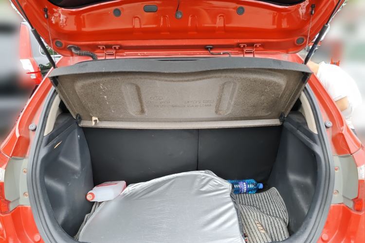 Used Kia K2 2012 Hatchback 1.4L Automatic Cool Edition Trunk