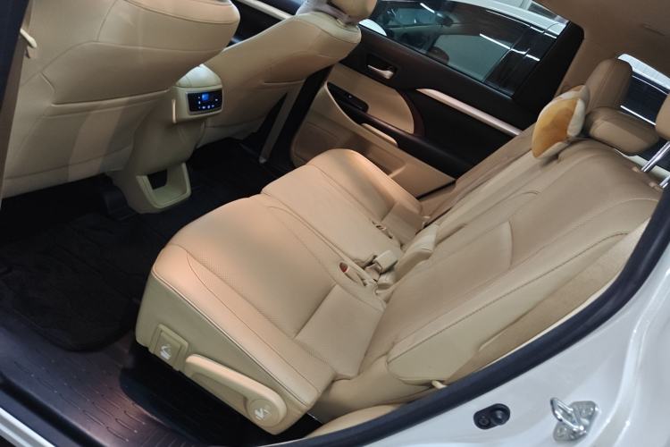 Used Toyota Highlander 2017 2.0T Four-Wheel Drive Luxury Edition 7 Seats