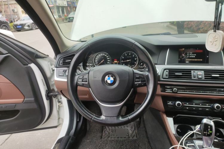 Used BMW 5 Series 2017 525Li Leading Model Steering Wheel