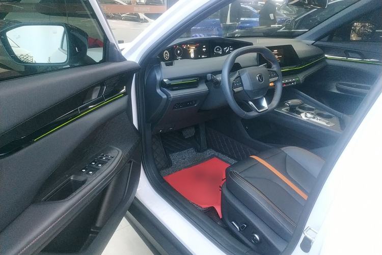 Used CHANGAN UNI-V 2024 1.5T Prestige Edition
