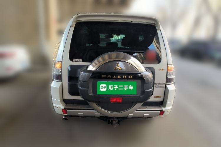 Used Mitsubishi Pajero 2016 3.0L Automatic Prestige Version China IV Standard
