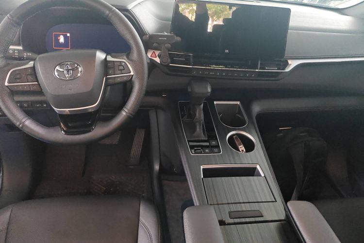 Used Toyota Sienna 2021 2.5L Hybrid Platinum Edition