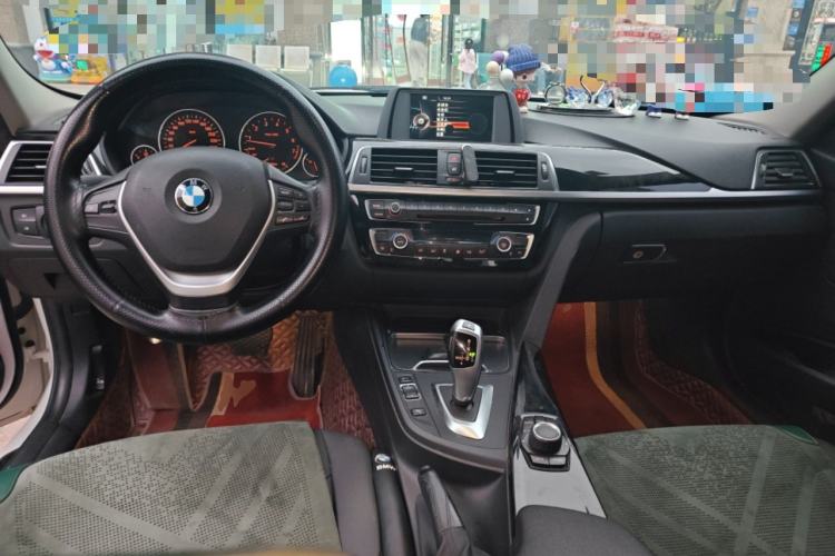 Used BMW 3 Series 2016 316Li Fashion Model Center Console