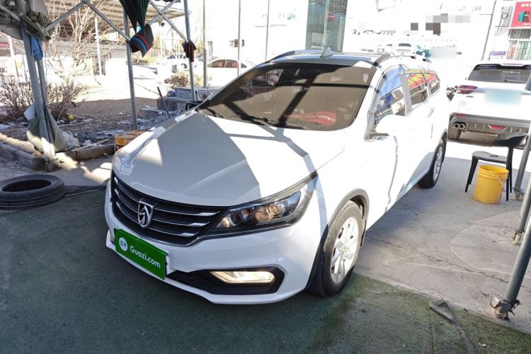 Used Baojun 310W 2017 1.5L Manual Fashion Model China V