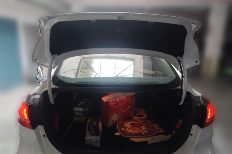 Used Ford Focus 2018 Sedan Classic 1.6L Automatic Trendy SmartDrive Edition Trunk