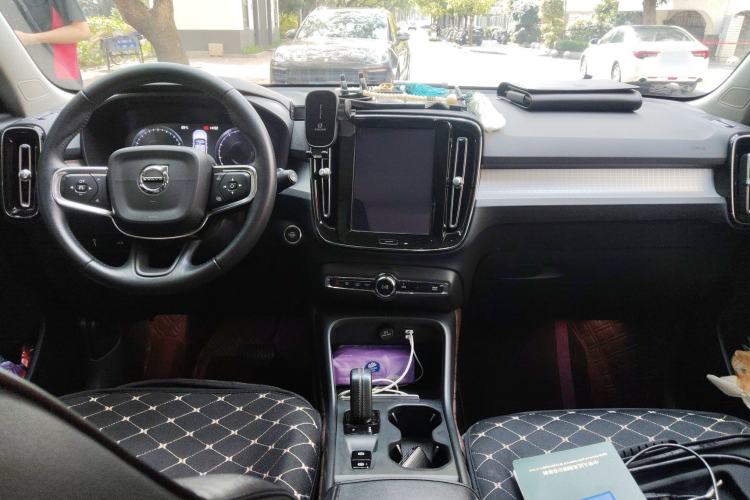 Used Volvo XC40 2020 T3 Smart & Stylish Edition Center Console